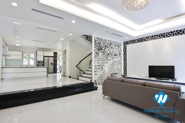 Modern and bright villa with garden for rent in Vinhomes Riverside, Long Bien, Hanoi